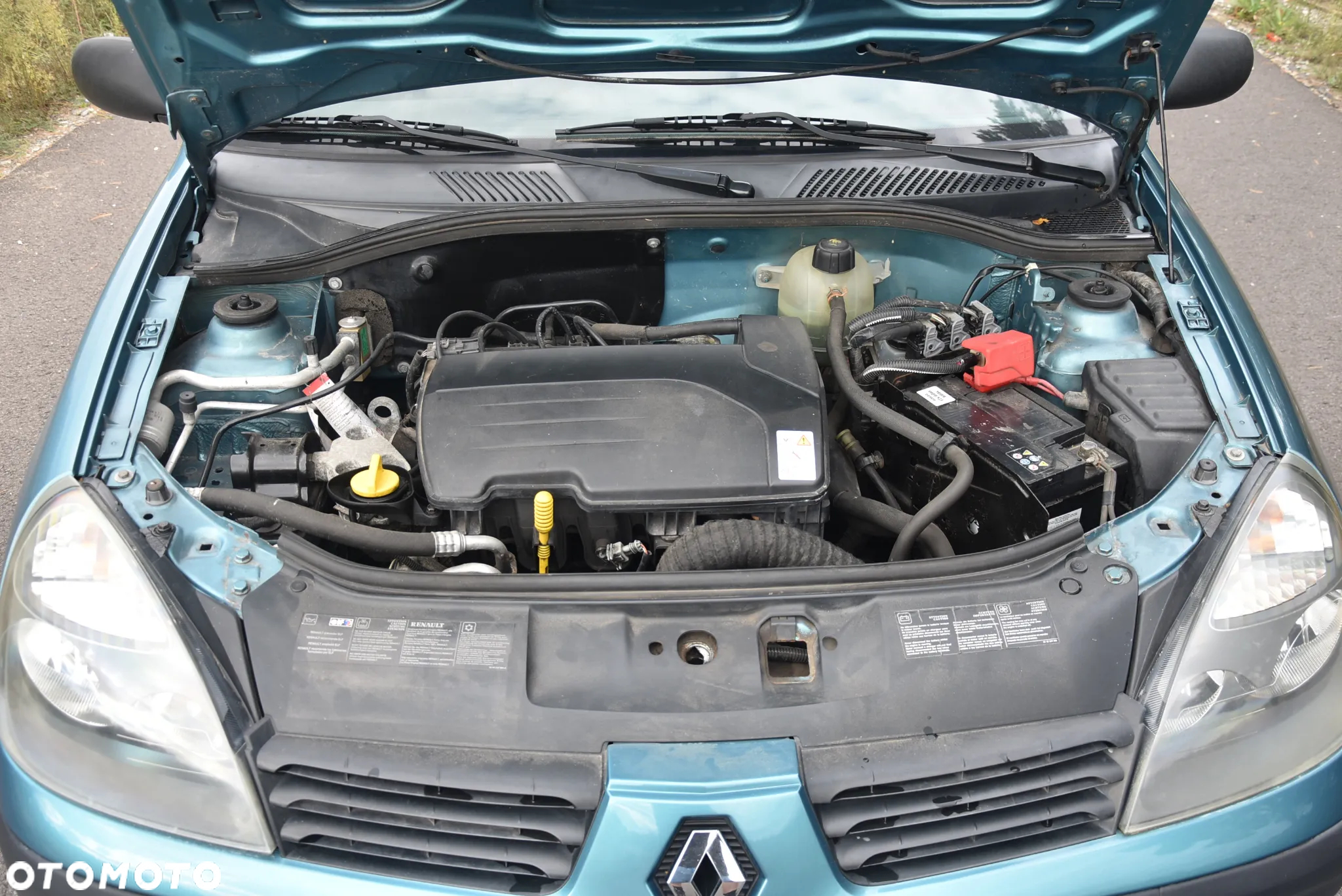 Renault Clio 1.2 16V 75 Collection - 9