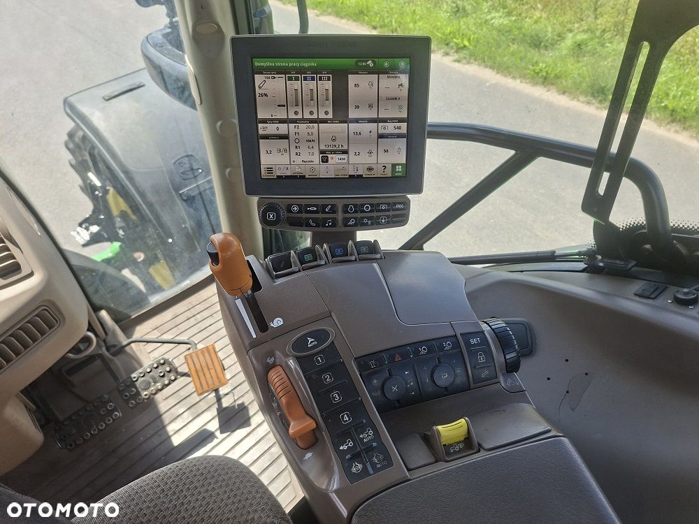 John Deere 6120R - 9