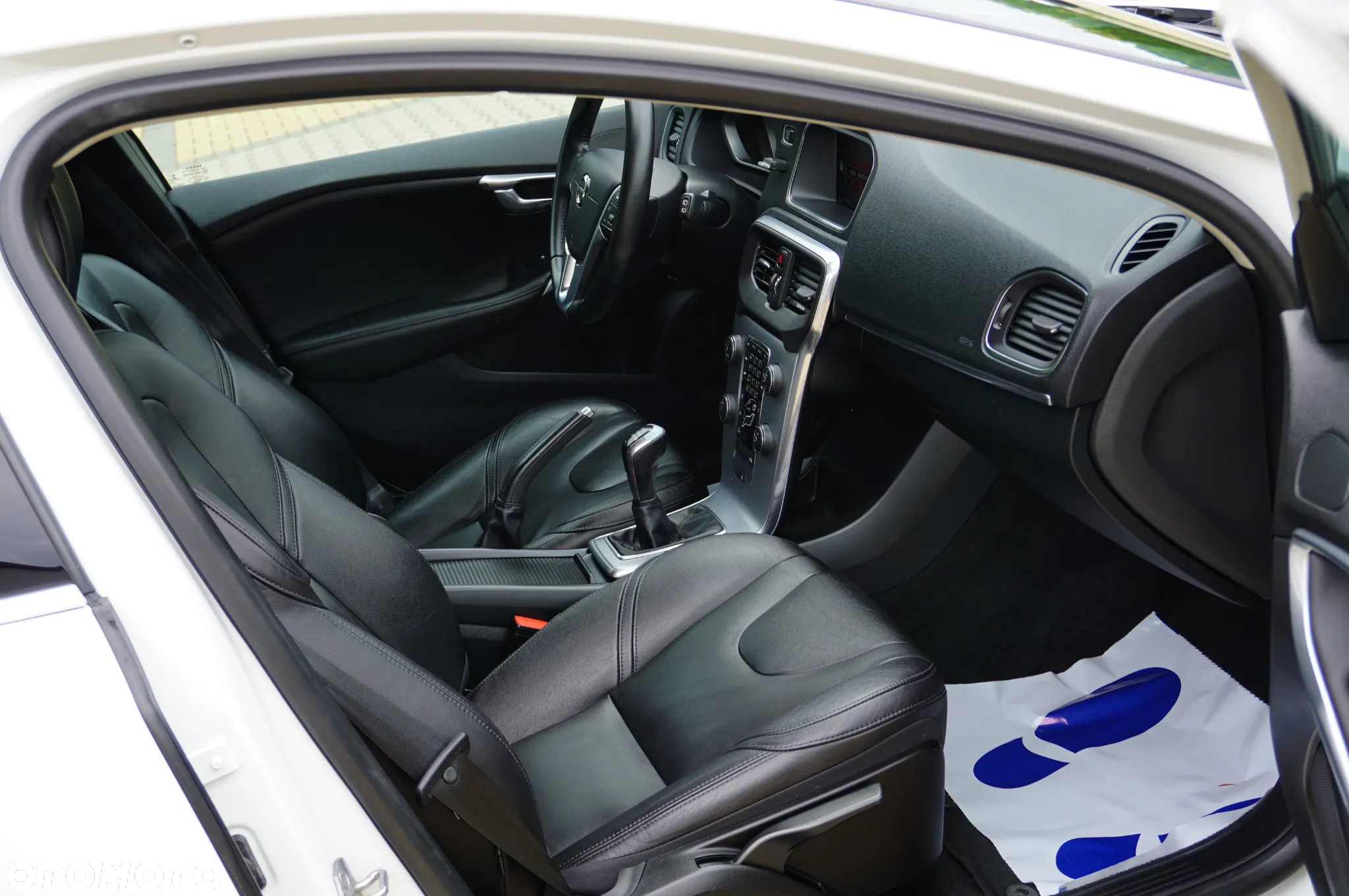 Volvo V40 D2 Inscription - 24