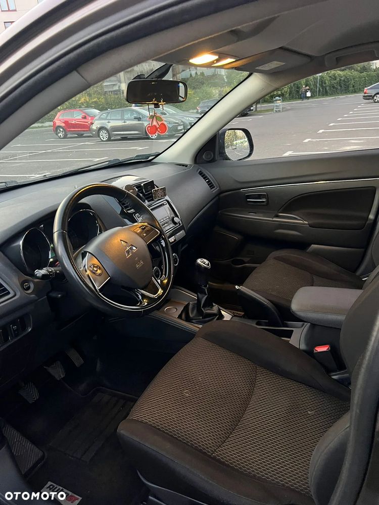 Mitsubishi ASX 1.6 Inform - 17