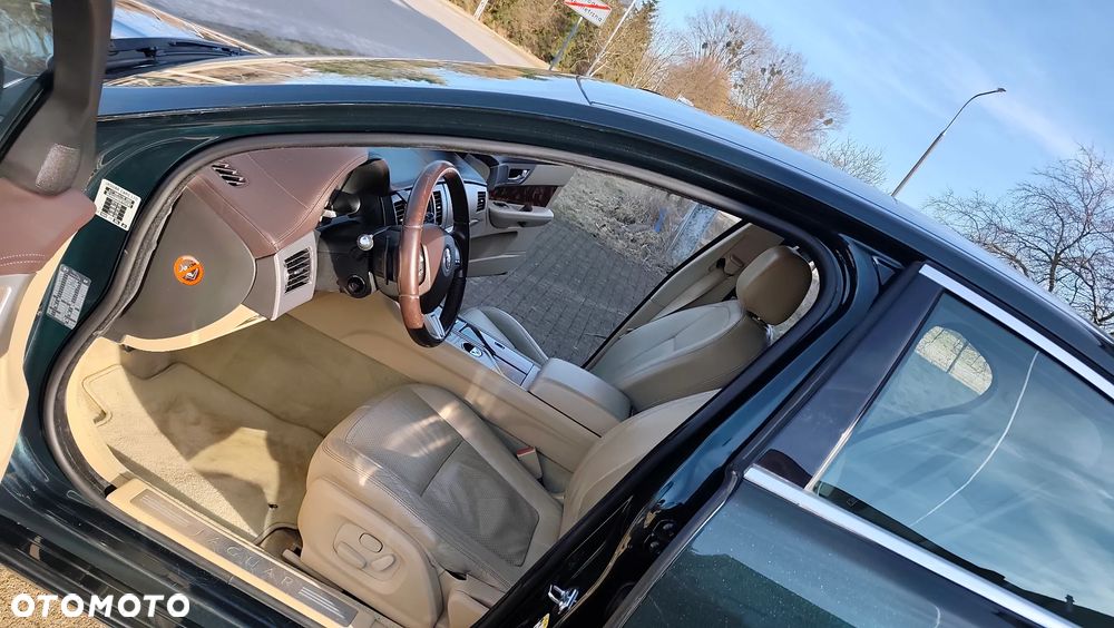 Jaguar XF 3.0 V6 Luxury - 7
