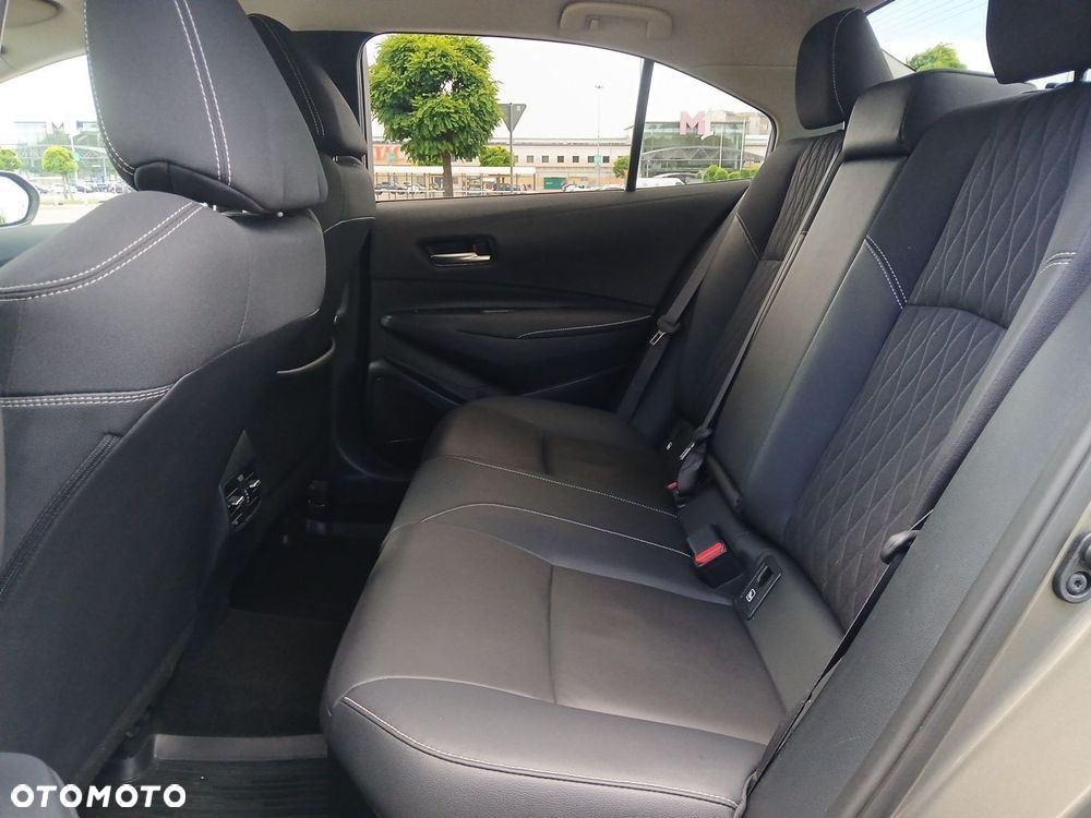 Toyota Corolla 1.8 Hybrid Executive - 16