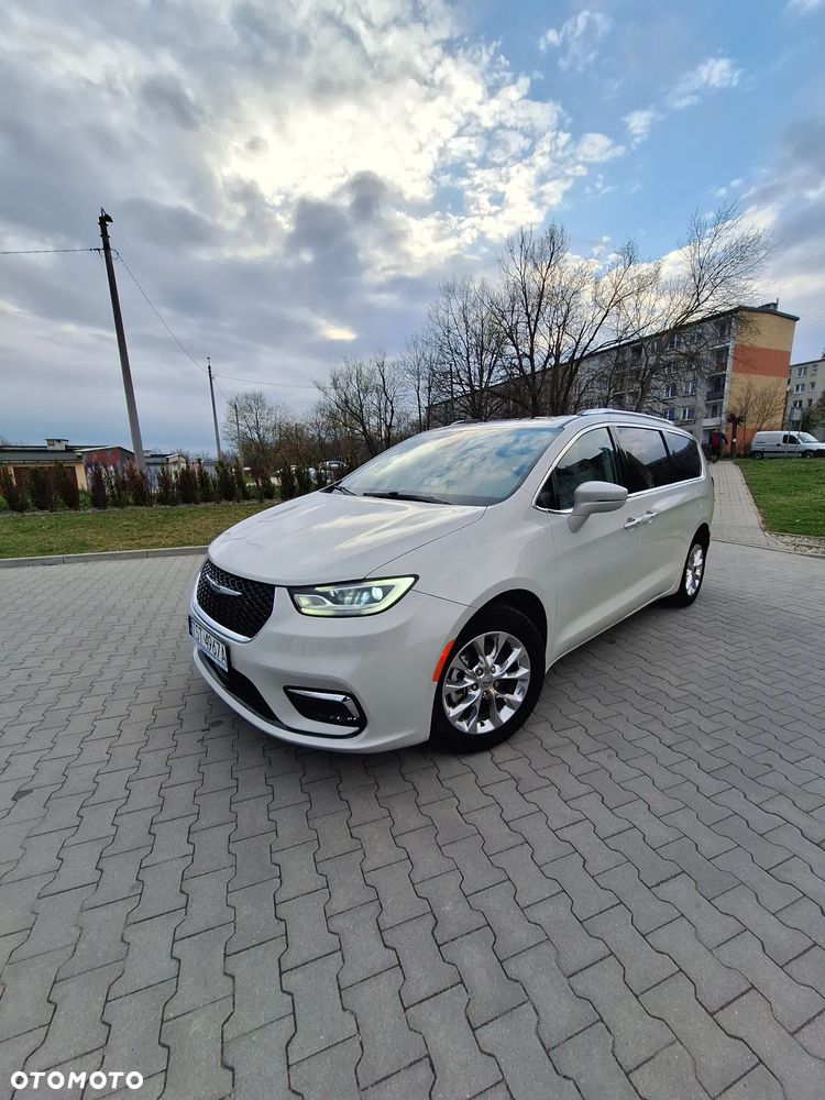 Chrysler Pacifica - 5