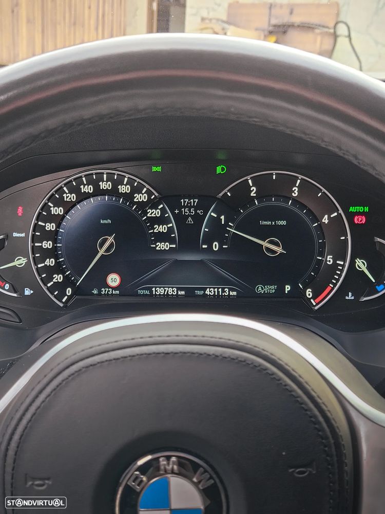 BMW 320 d Aut. Sport Line - 52
