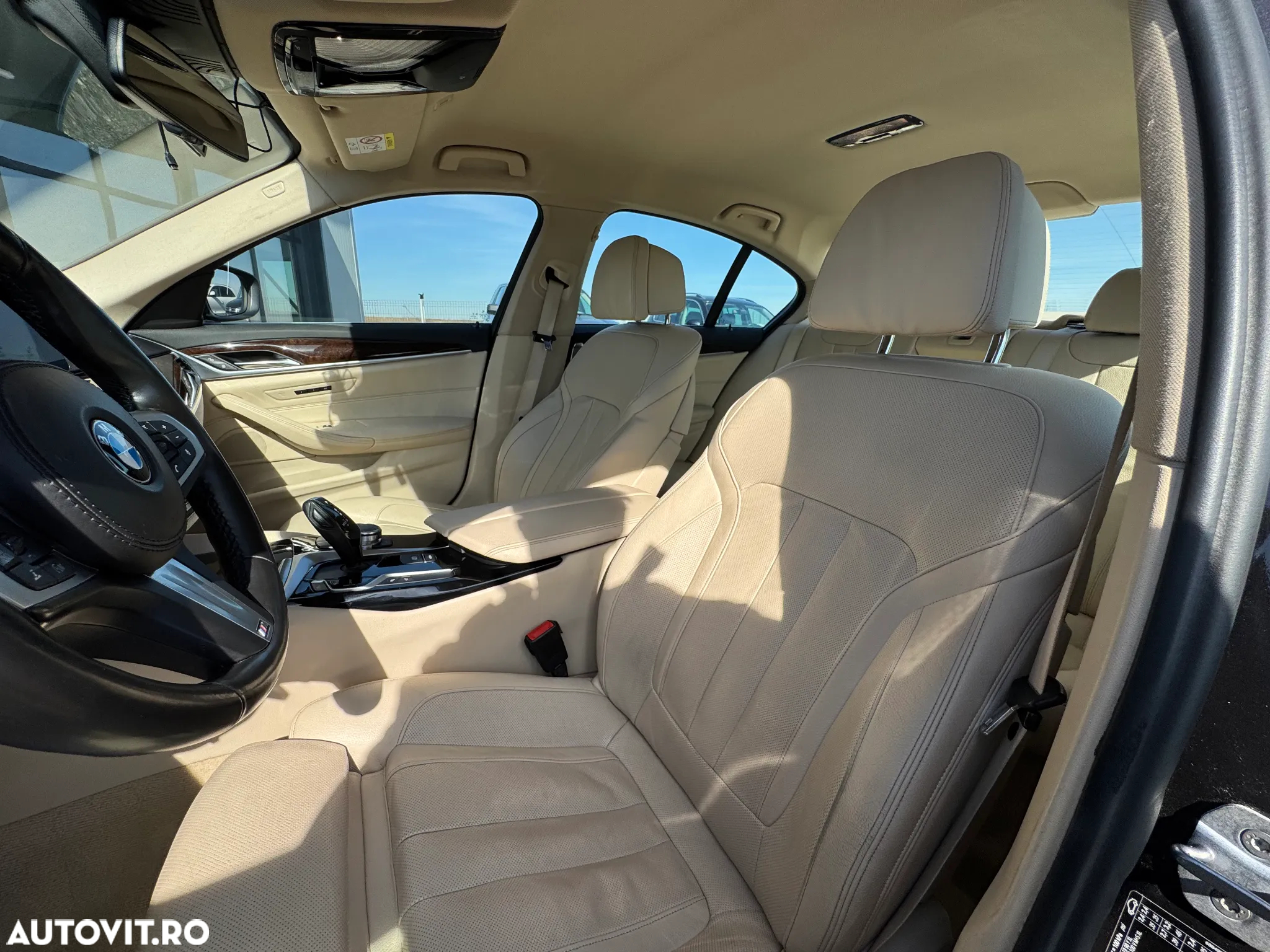BMW Seria 5 520d xDrive AT - 16