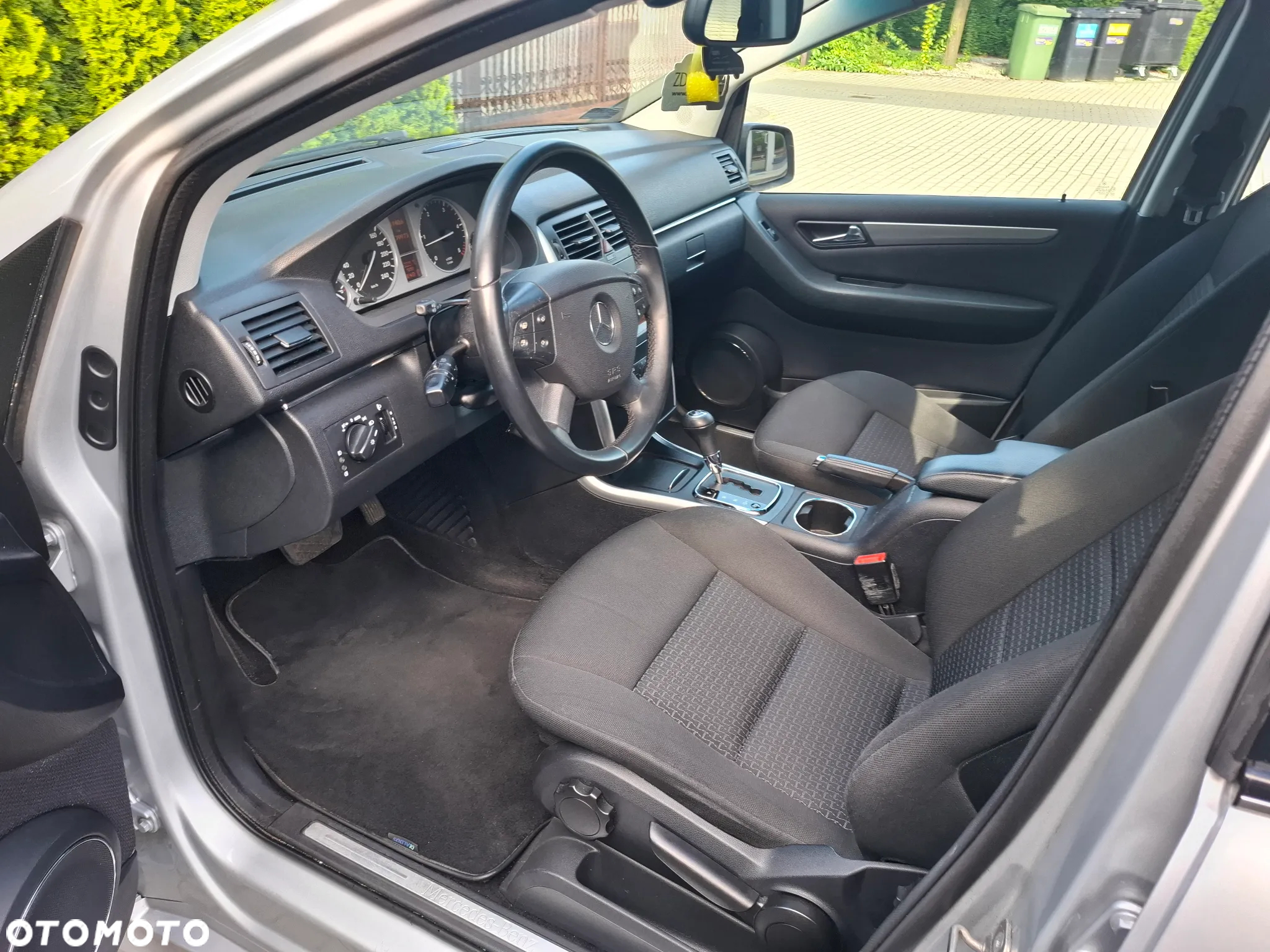 Mercedes-Benz Klasa B 180 CDI Autotronic - 16