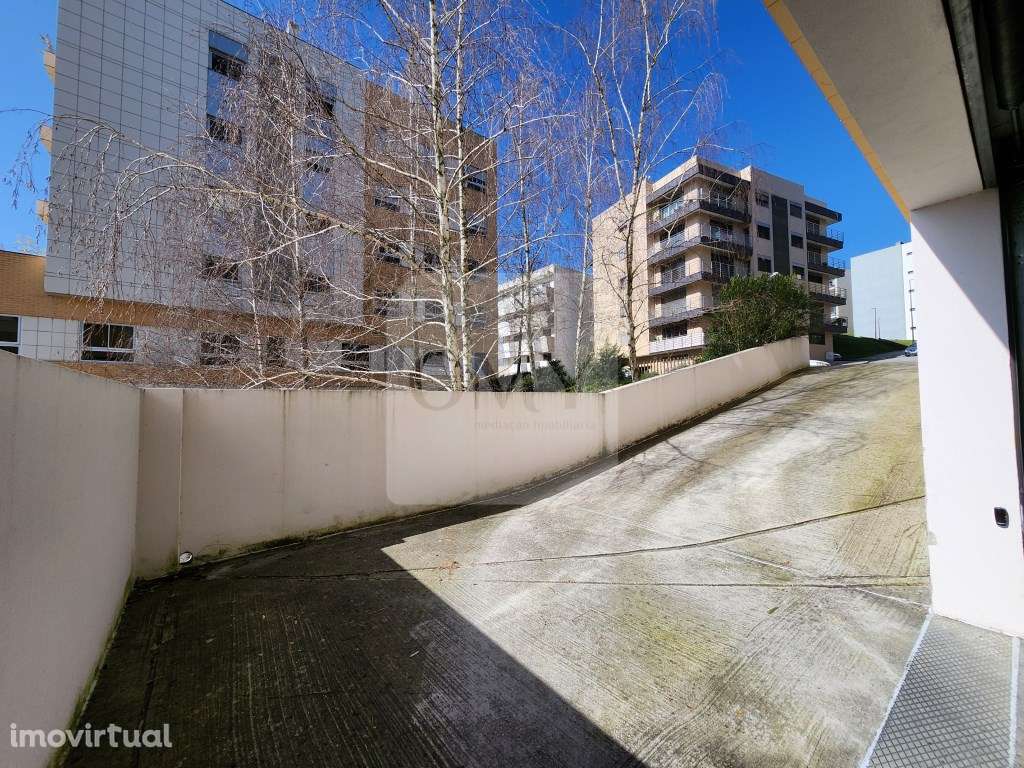 Lugar de Garagem na Rua 20 de Julho em Vila Real - Grande imagem: 5/8