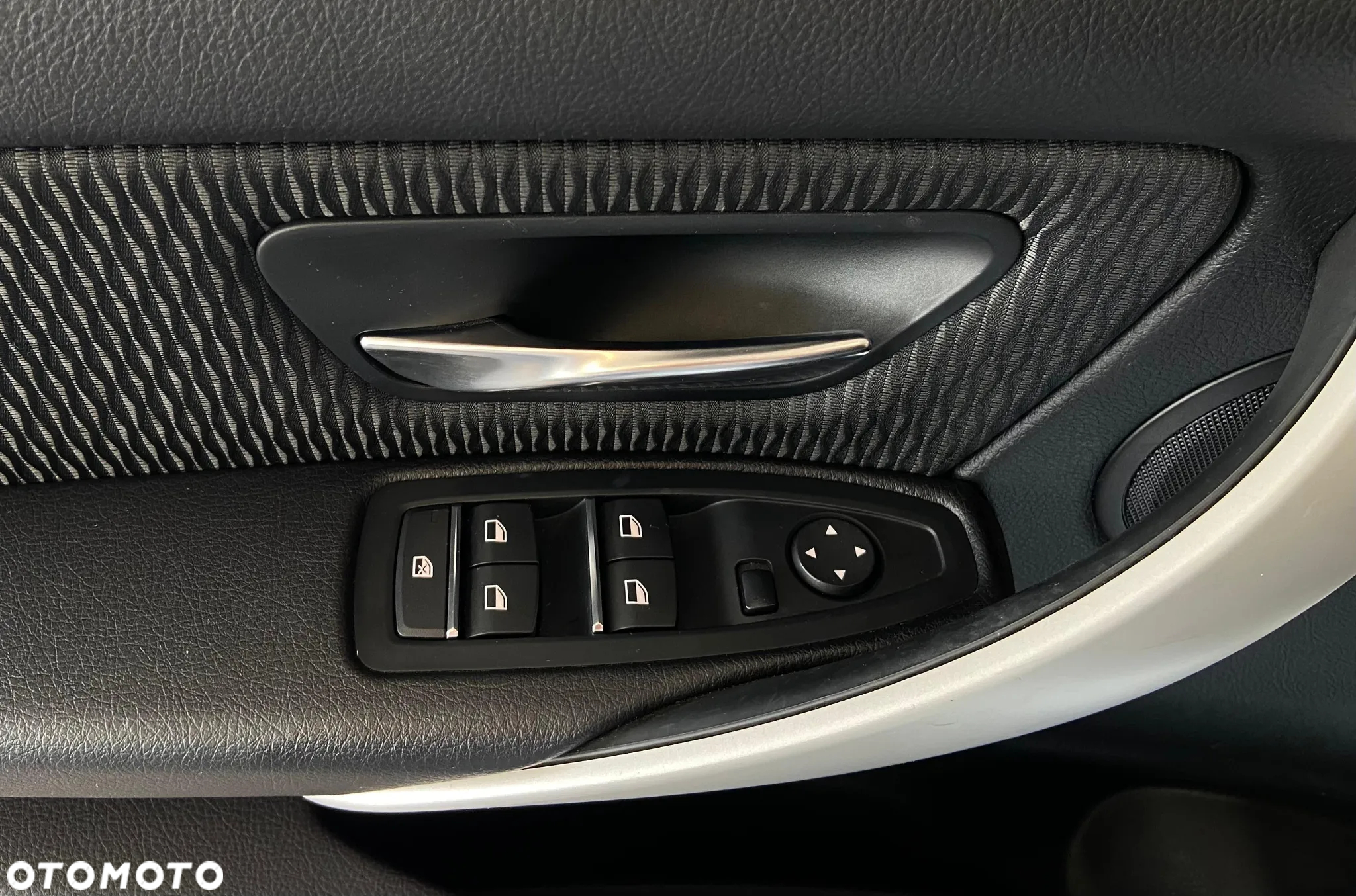 BMW Seria 3 318d - 23