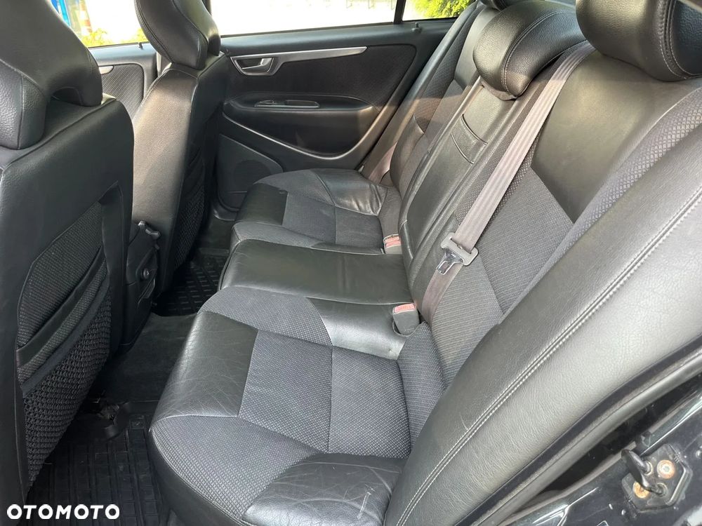 Volvo S60 2.4 D5 - 15