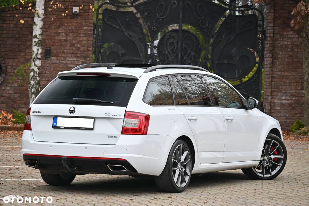 Skoda Octavia Combi 2.0 TDI DSG RS - 13