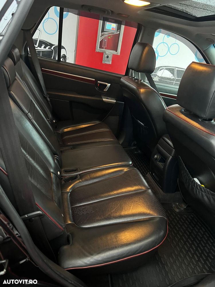 Hyundai Santa Fe 2.2 DSL VGT 5 SEATS 4WD AT PREMIUM - 16