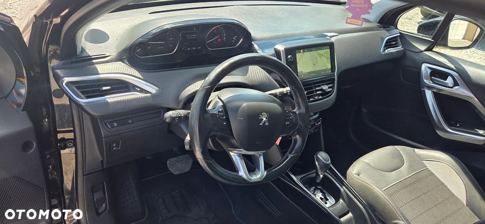 Peugeot 2008 1.2 Pure Tech Allure S&S EAT6 - 13