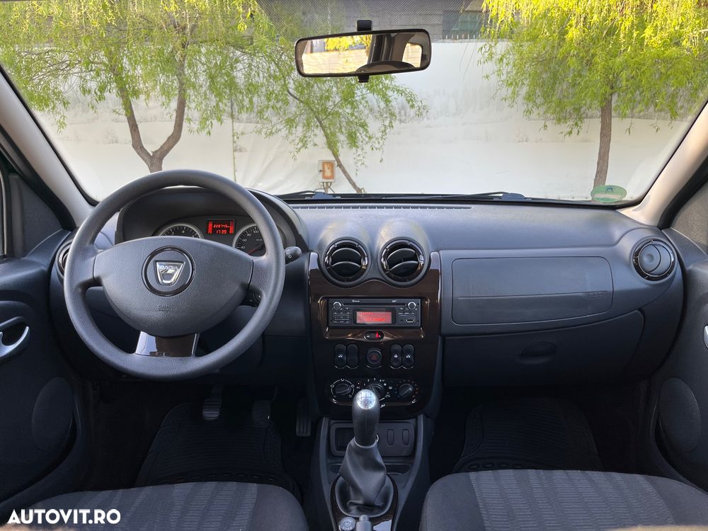 Dacia Duster 1.6 16V 105 4x2 Laureate - 9