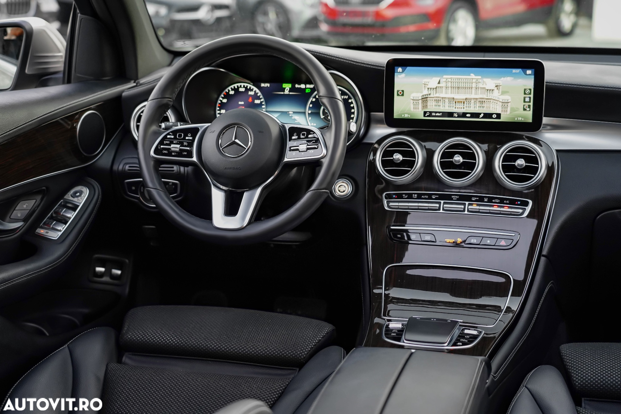 Mercedes-Benz GLC 300 e 4Matic 9G-TRONIC Exclusive - 12