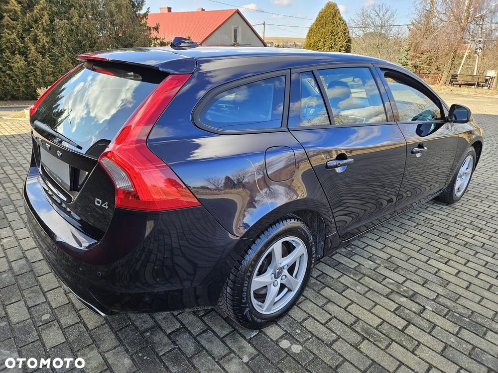 Volvo V60 D4 Momentum - 9