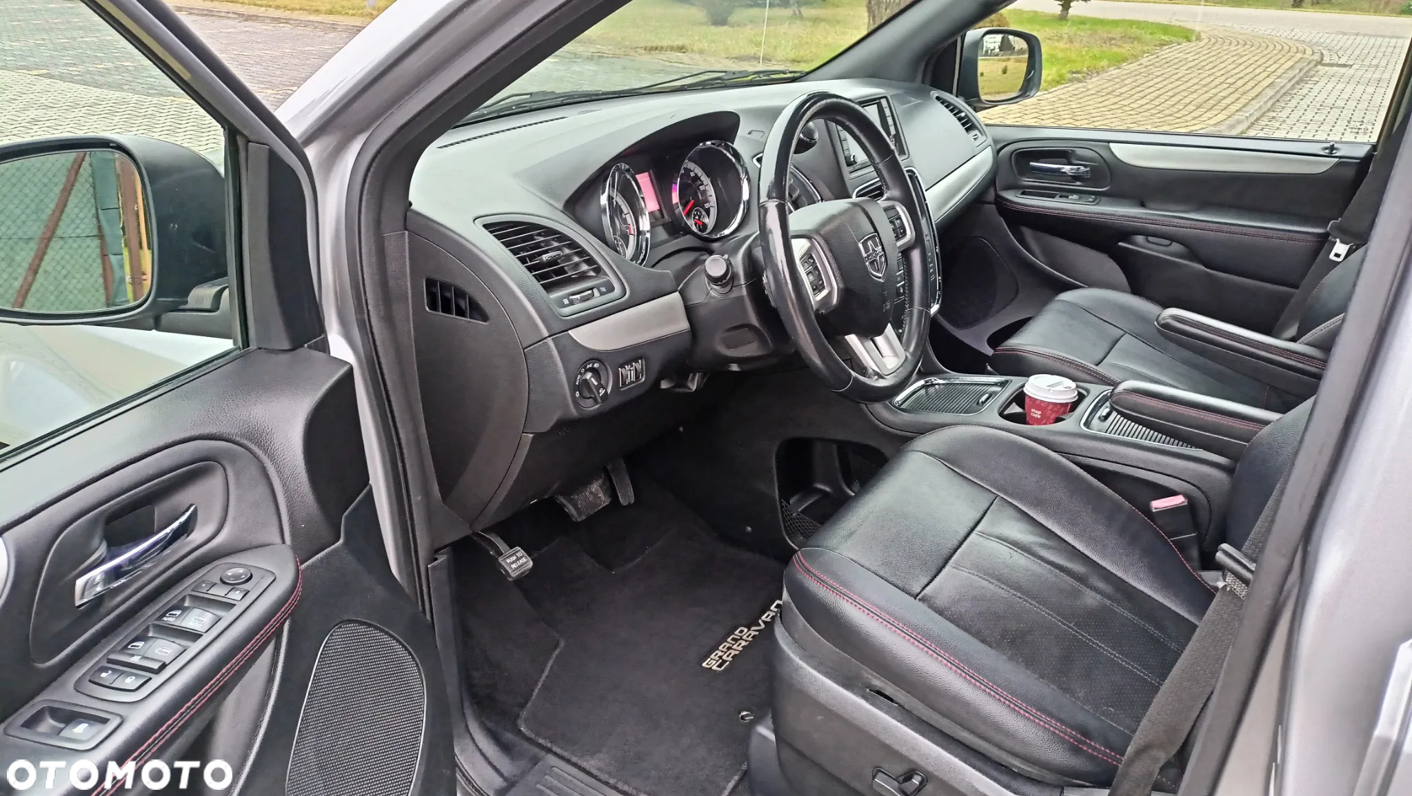 Dodge Grand Caravan - 13