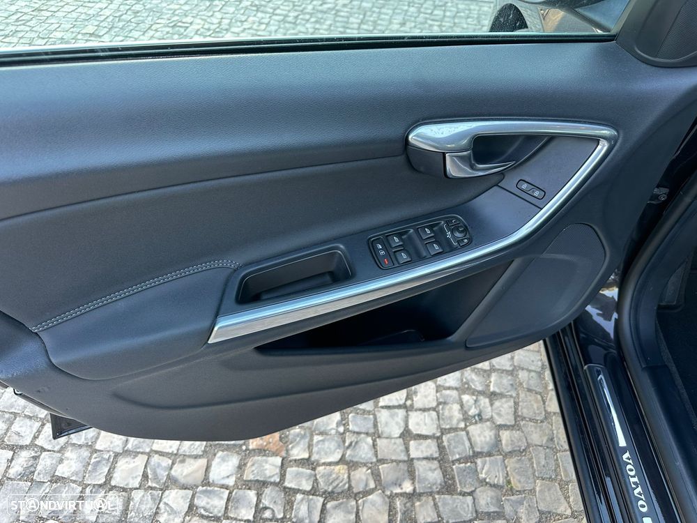 Volvo V60 1.6 D2 Momentum Eco Powershift - 23