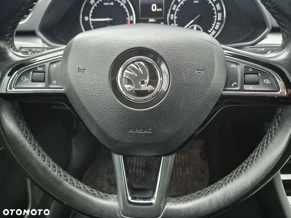 Skoda Superb 2.0 TDI Ambition - 23