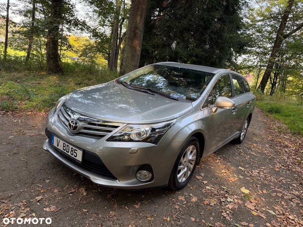 Toyota Avensis Touring Sports 1.8 Comfort - 23
