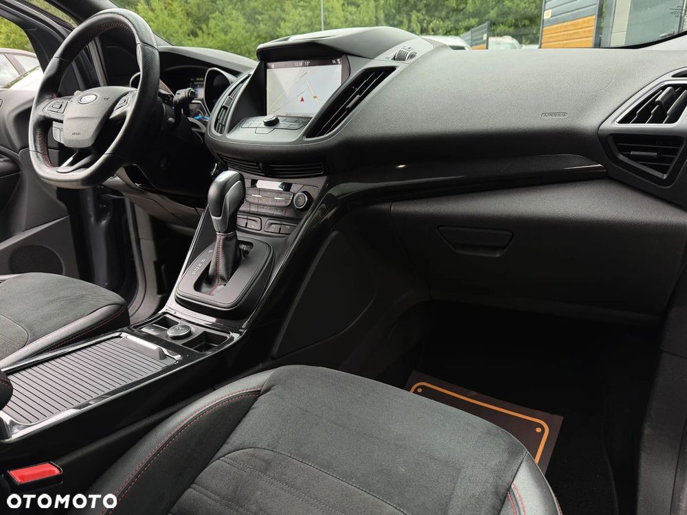 Ford Kuga 2.0 TDCi 2x4 ST-Line - 17