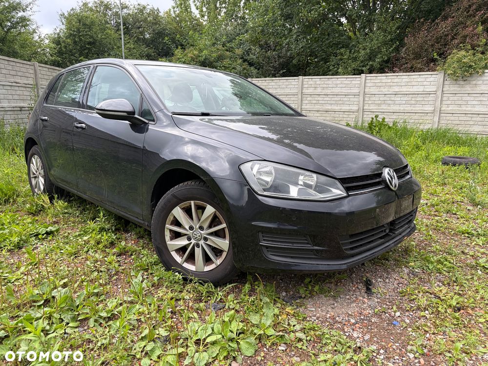 Volkswagen Golf - 1
