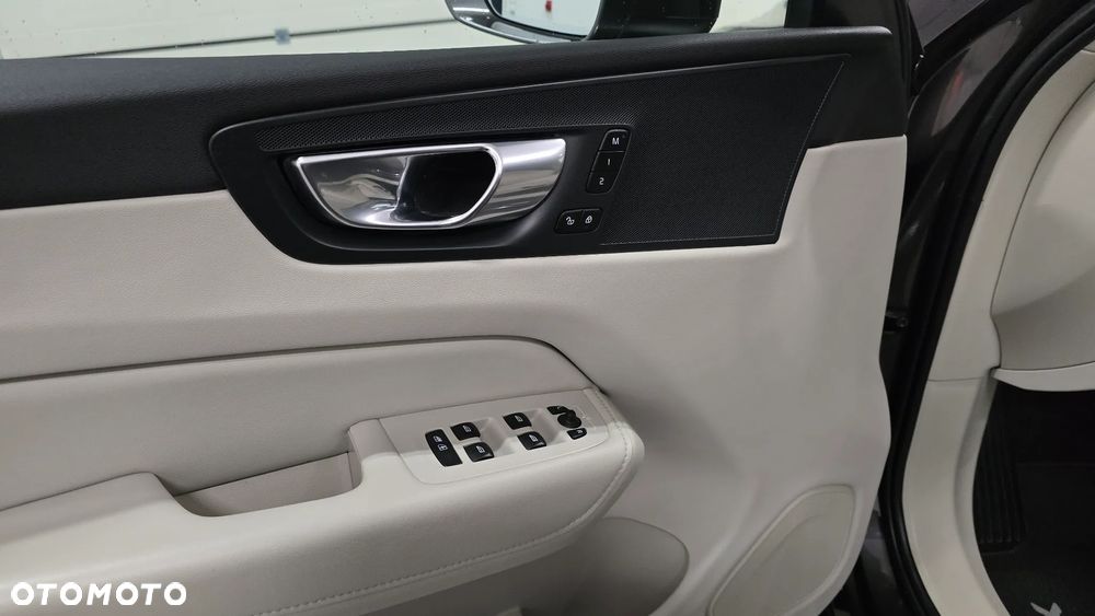 Volvo XC 60 B4 D AWD Inscription - 13