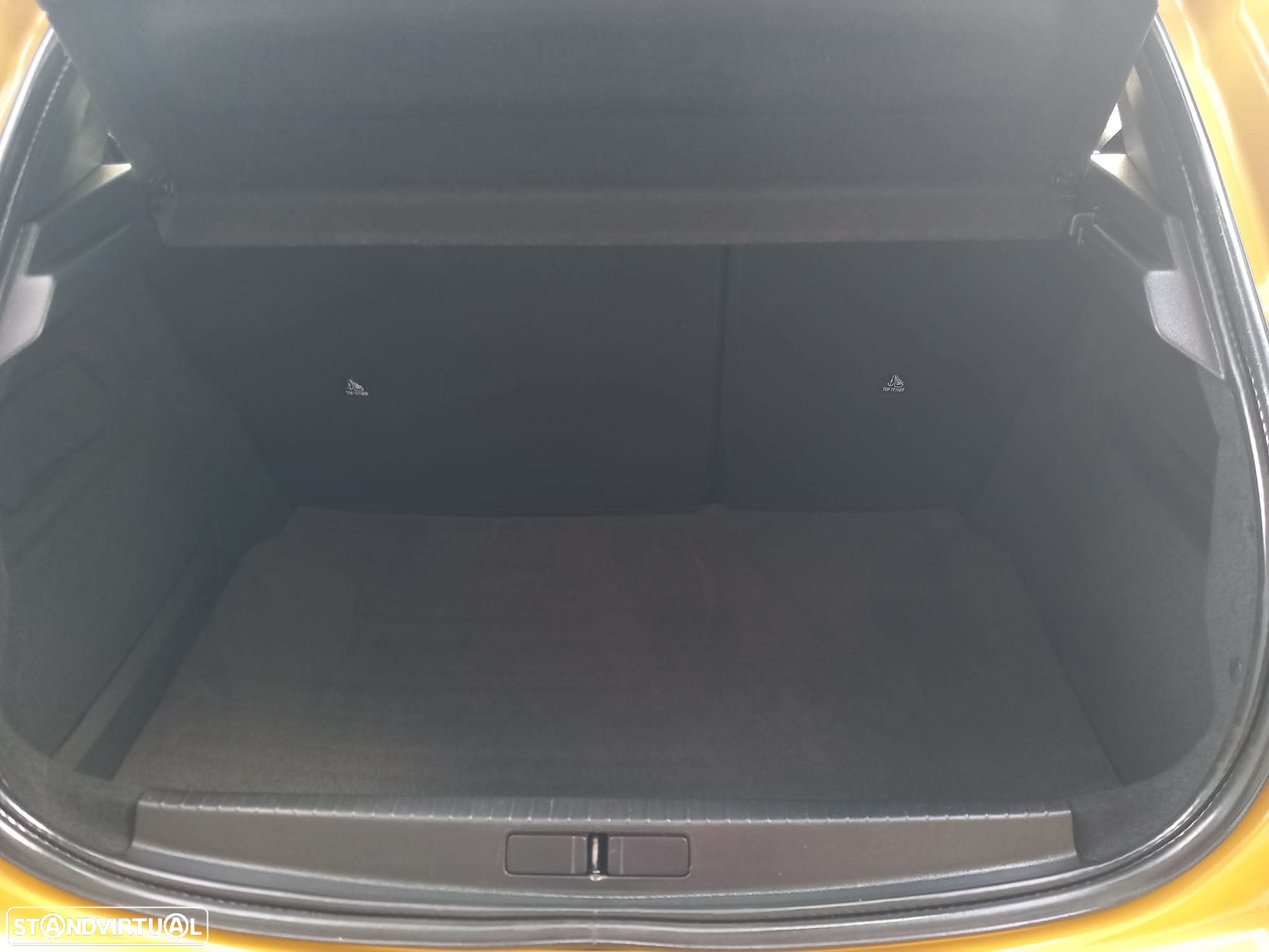 Peugeot 208 PureTech 100 Allure - 18