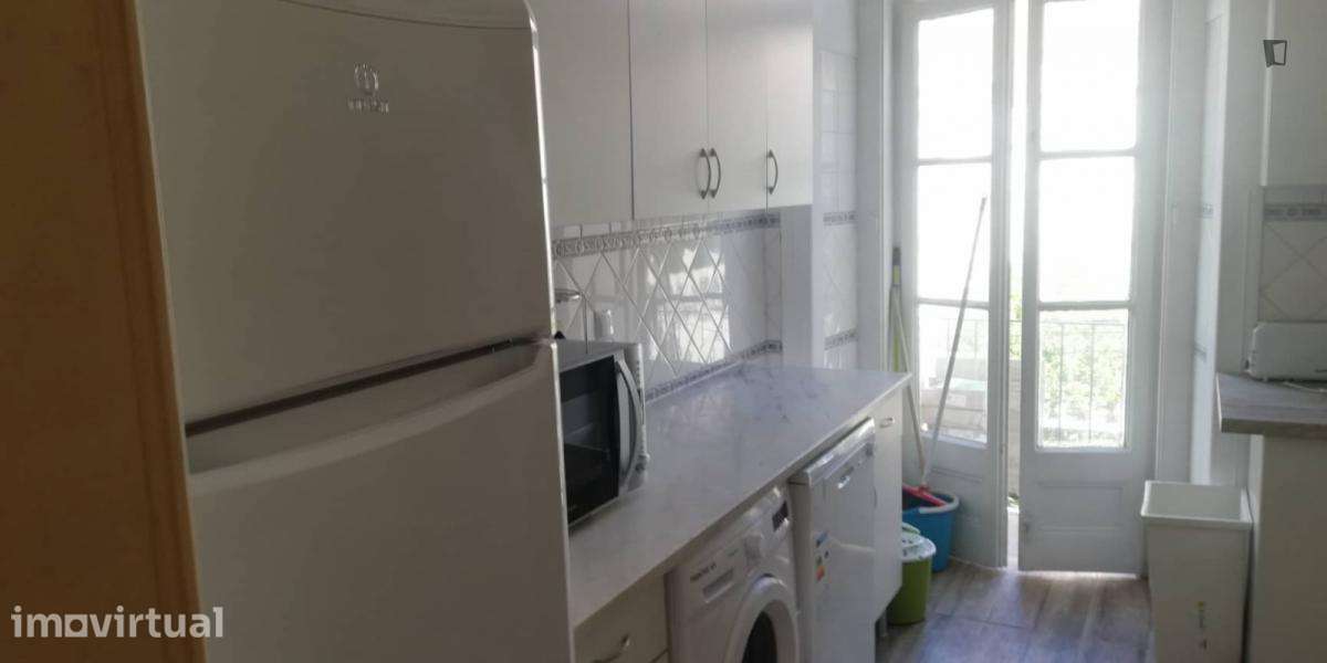 Quarto - localizado em Anjos Lisbon - Grande imagem: 5/29