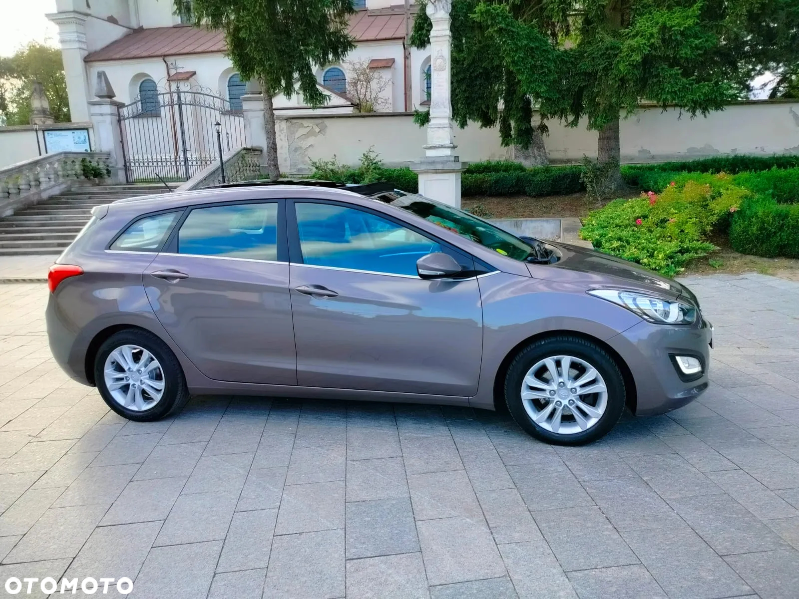 Hyundai i30 blue 1.6 CRDi Trend - 17