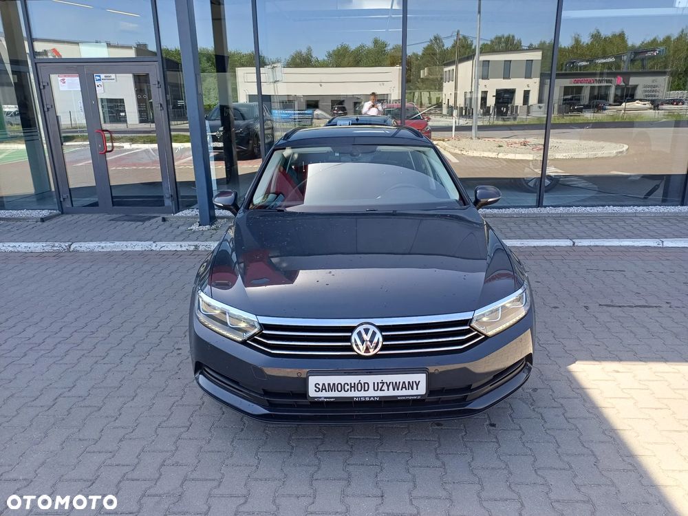 Volkswagen Passat - 2
