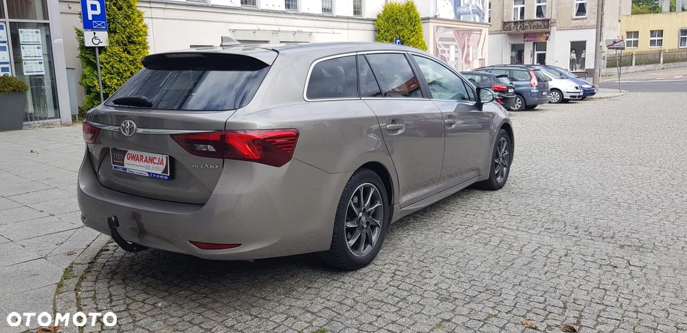 Toyota Avensis 1.6 D-4D Premium - 5