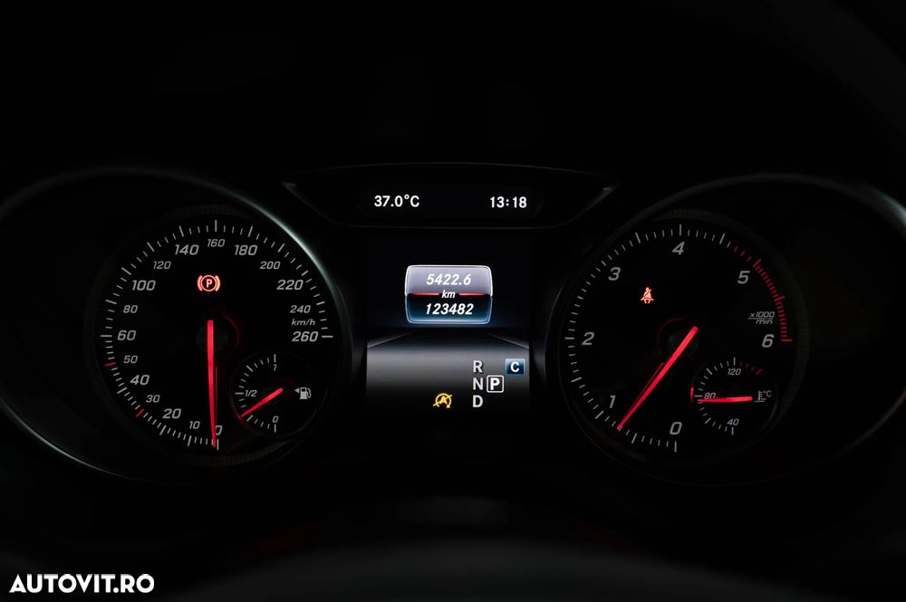 Mercedes-Benz CLA 220 d 4Matic 7G-DCT - 21