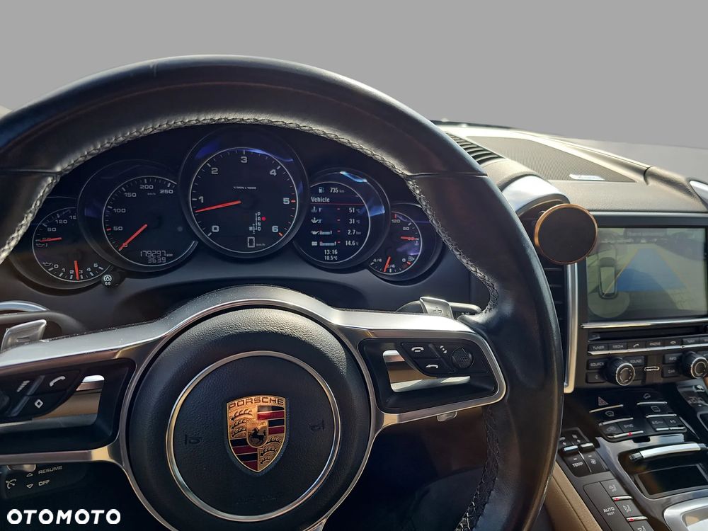 Porsche Cayenne - 18
