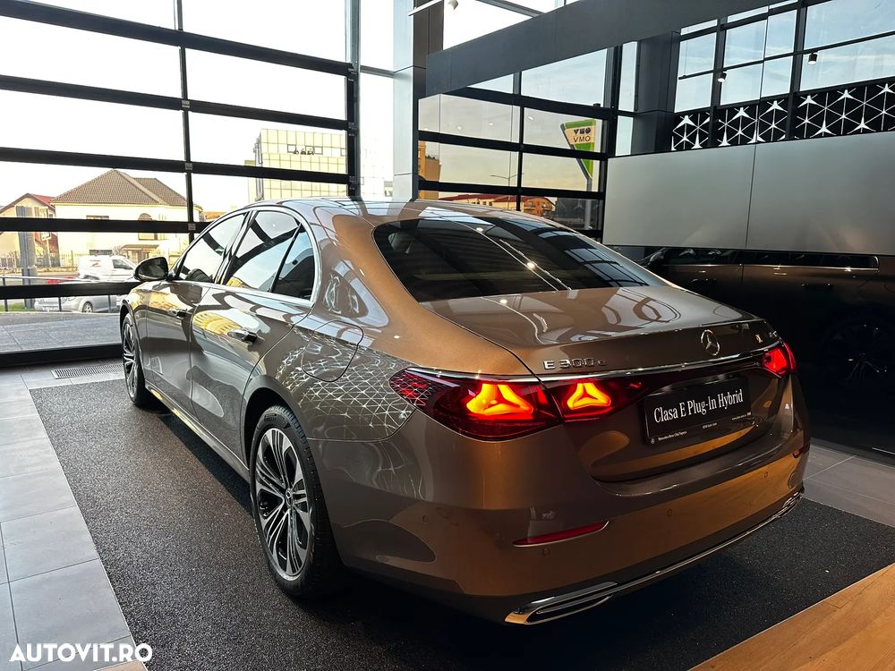 Mercedes-Benz E 300 4MATIC PHEV - 6