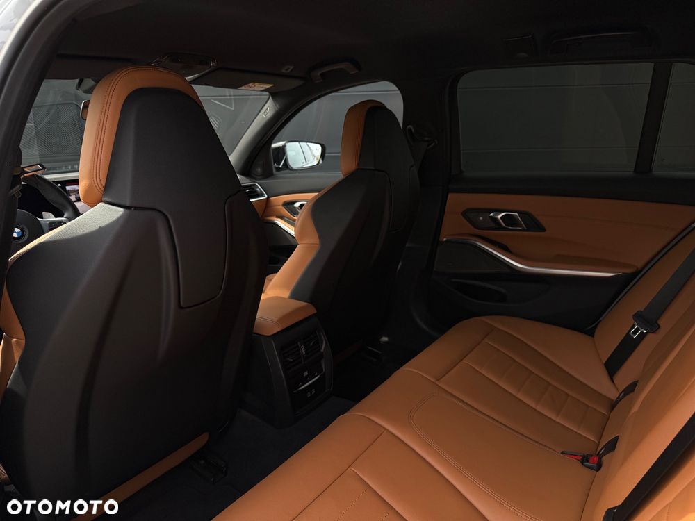 BMW Seria 3 320d xDrive M Sport Shadow - 37