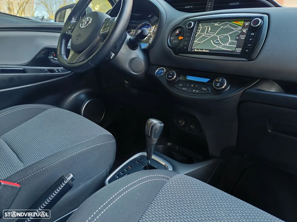 Toyota Yaris 1.5 HSD Comfort+Navi - 21
