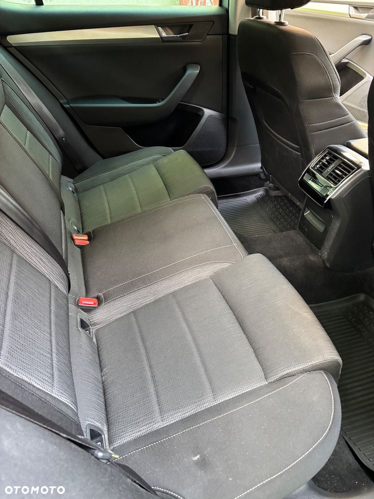 Skoda Superb 2.0 TDI Ambition DSG - 8