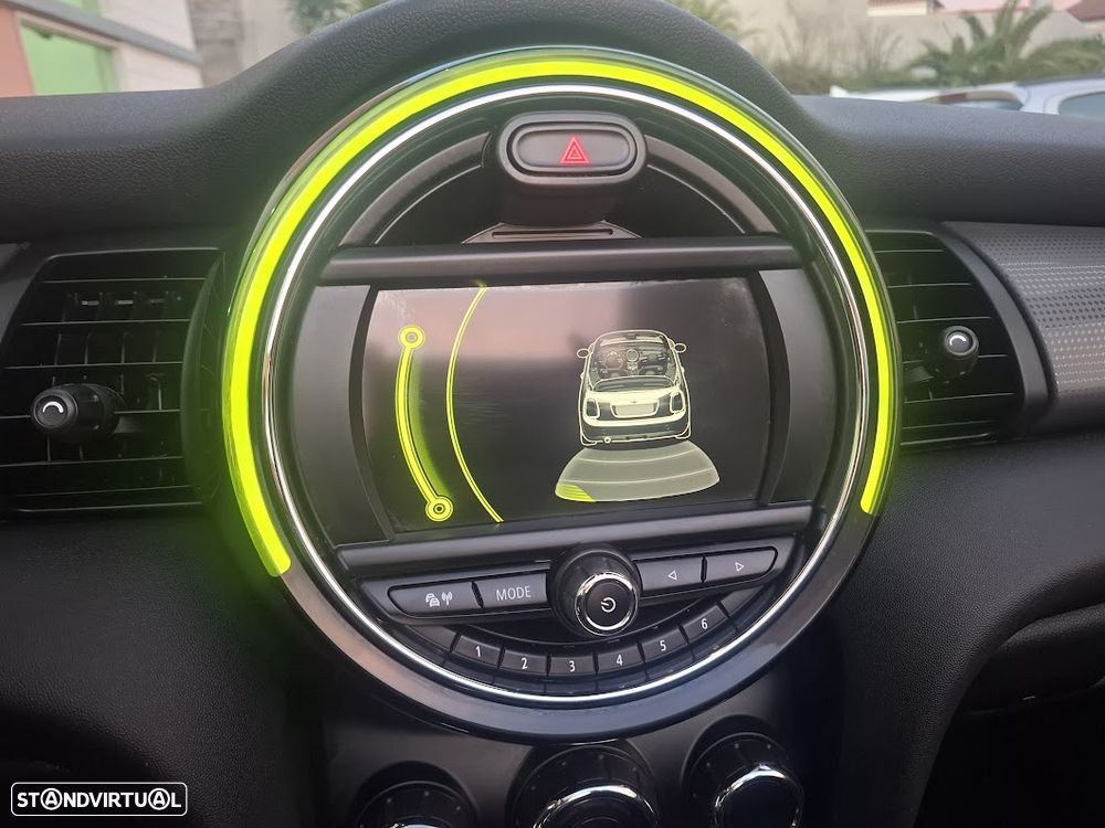 MINI Cabrio Cooper Essential - 13