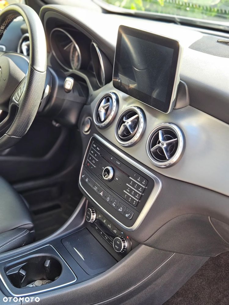 Mercedes-Benz GLA 250 4-Matic - 16