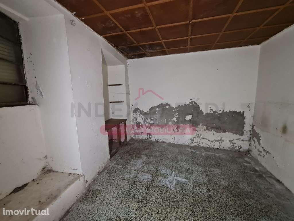 Moradia para recuperar T4 - Escalhão - Grande imagem: 4/19