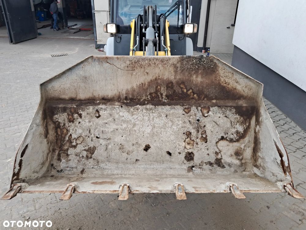 Kramer 5095 ładowarka kołowa 4 koła skrętne 2017r silnik turbo Kohler 75KM hydrauliczne szybkozłącze szufla / łyżka + widły 1200mm 2850 MTG 4x4 oświetlenie waga 5 ok ton jazda szybka wolna 5075 5085 850 750 JCB 406 407 Wacker Neuson WL52 / WL60 Caterpillar 906 / 907 908 Volvo L30 L35 - 18