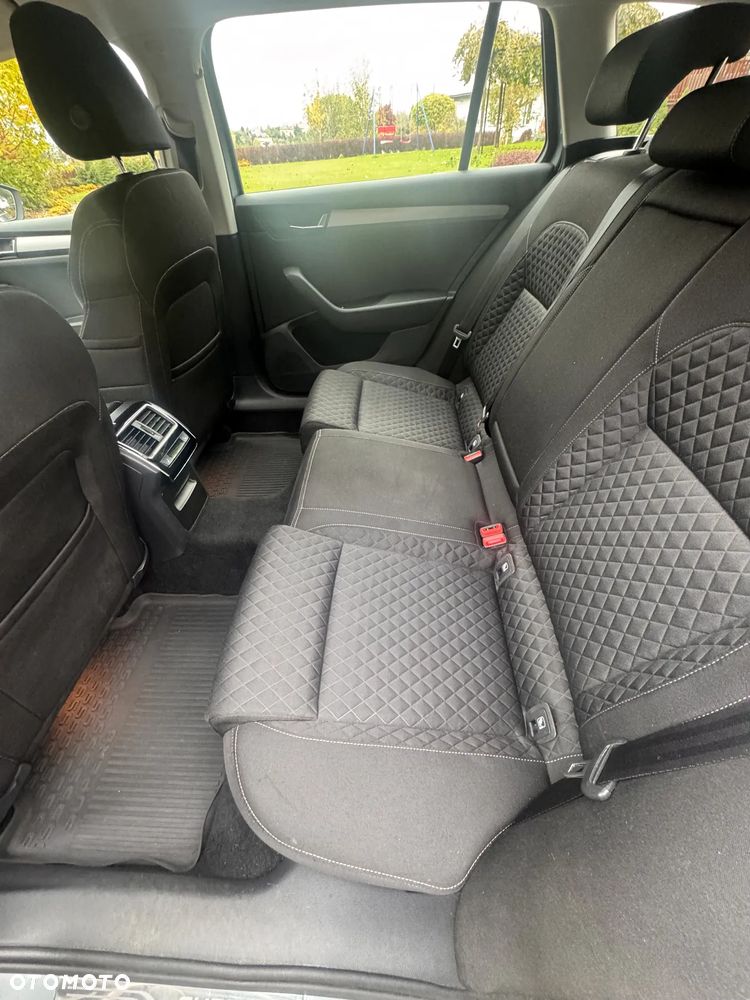 Skoda Superb 2.0 TDI Style DSG - 11