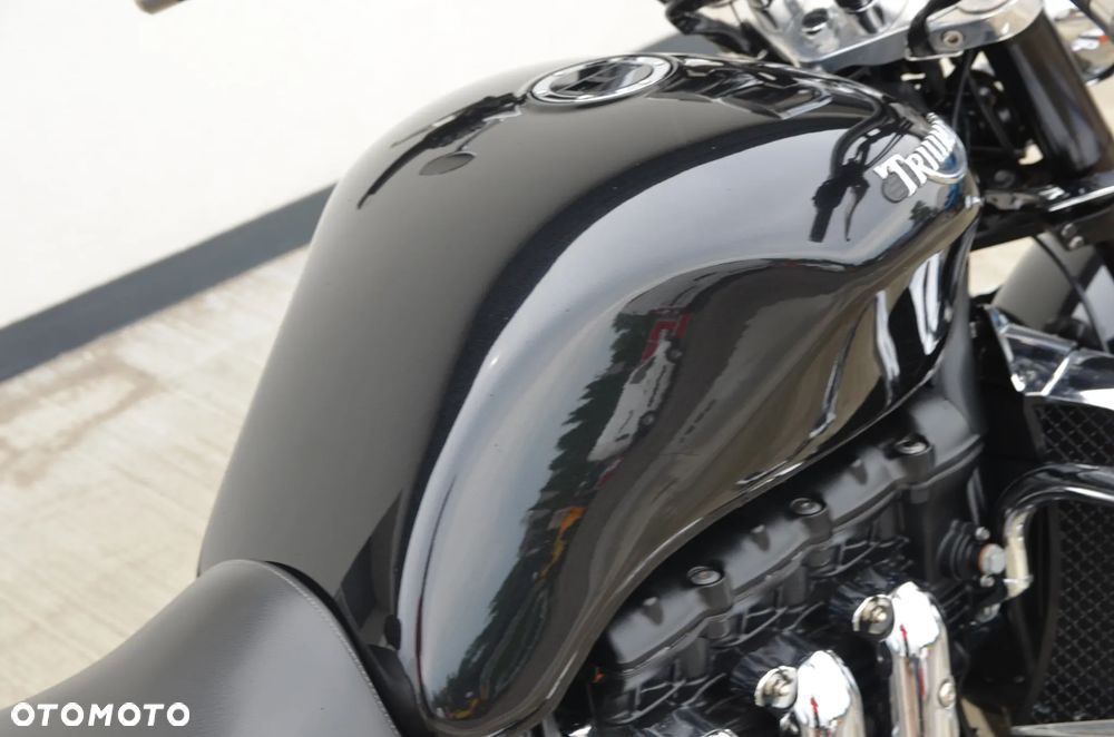 Triumph Rocket - 25