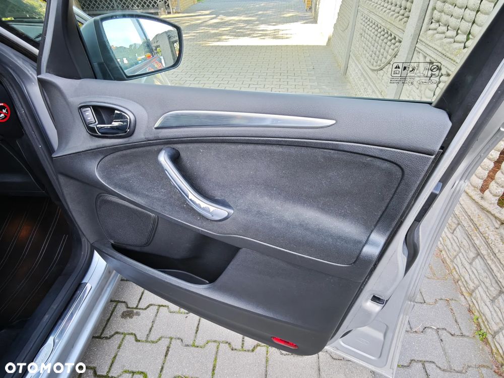 Ford S-Max 2.5 Titanium - 29