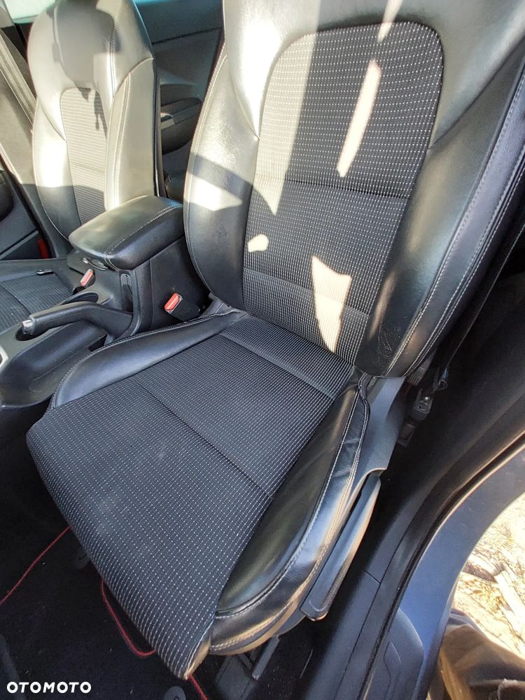 Kia Sportage 1.7 CRDI Business Line M 2WD - 27