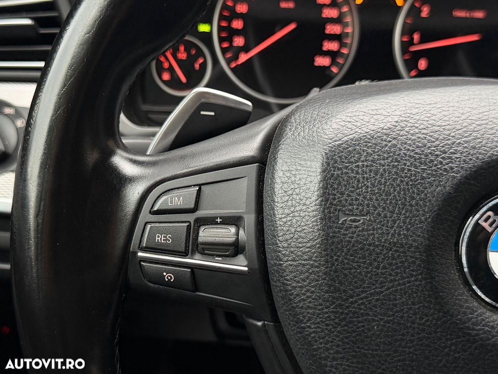 BMW Seria 5 528i xDrive Sport-Aut. - 16