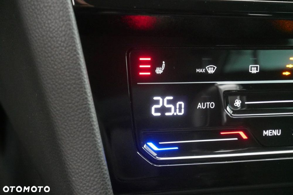 Volkswagen Passat - 25