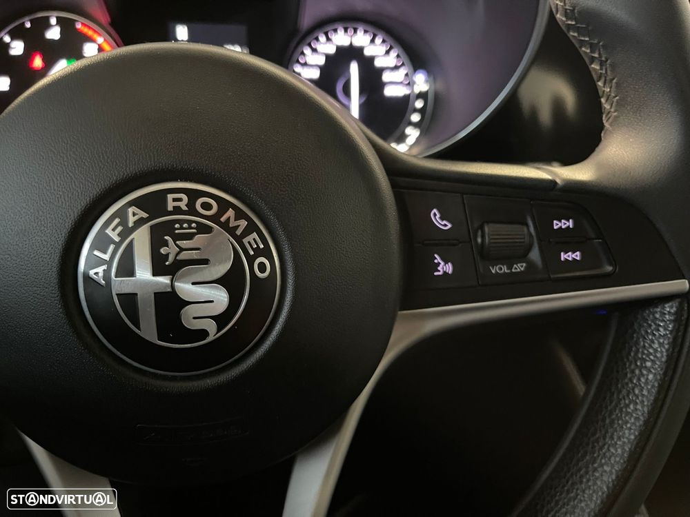 Alfa Romeo Giulia 2.2 D - 19