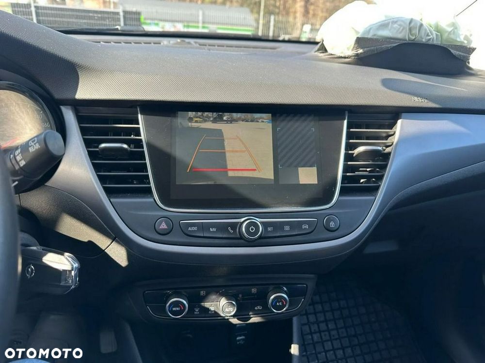 Opel Crossland X - 13
