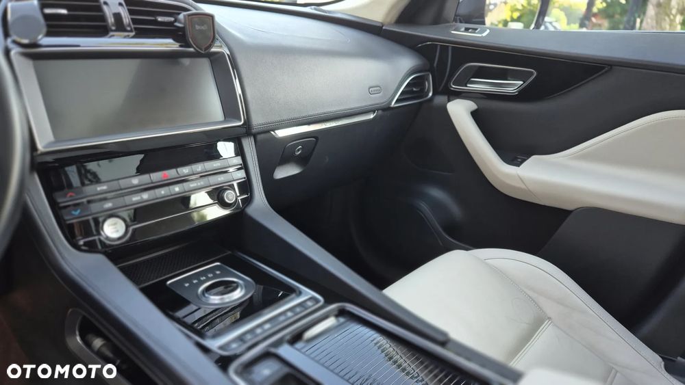 Jaguar F-Pace 2.0 i4D AWD Prestige - 7
